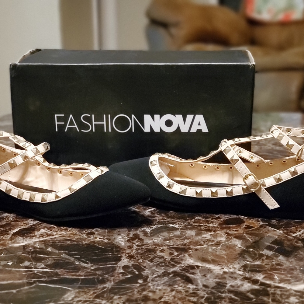 Fashion Nova flats